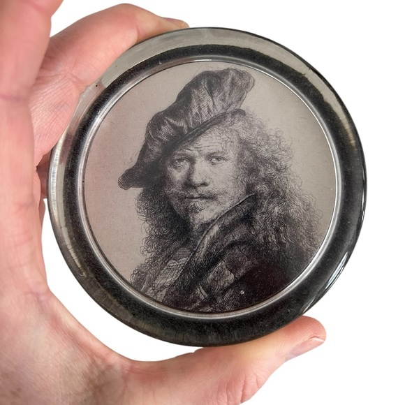 Rembrandt van Rijn Paperweight Vintage Clear Glass 3.5” x 3/4” Felt Base - Picture 4 of 4